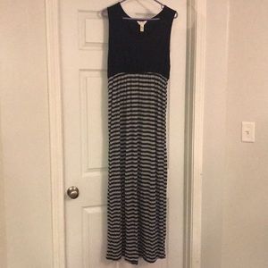 Maternity maxi dress